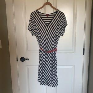 Chevron Striped Shortsleeved Belted V-neck Dress